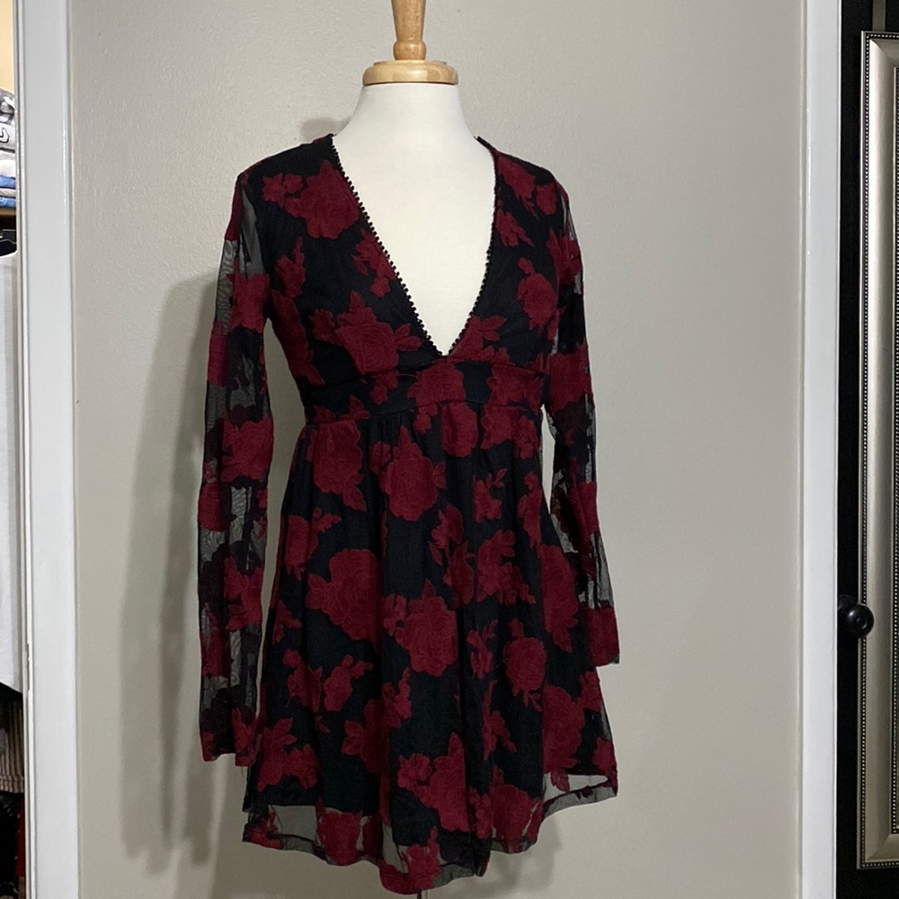 Forever 21, size small dress. Sheer back and sleeves